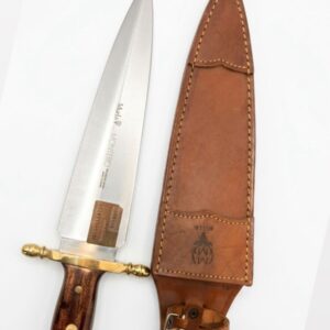 cuchillo muela modelo montero con cabo de madera y vaina de cuero